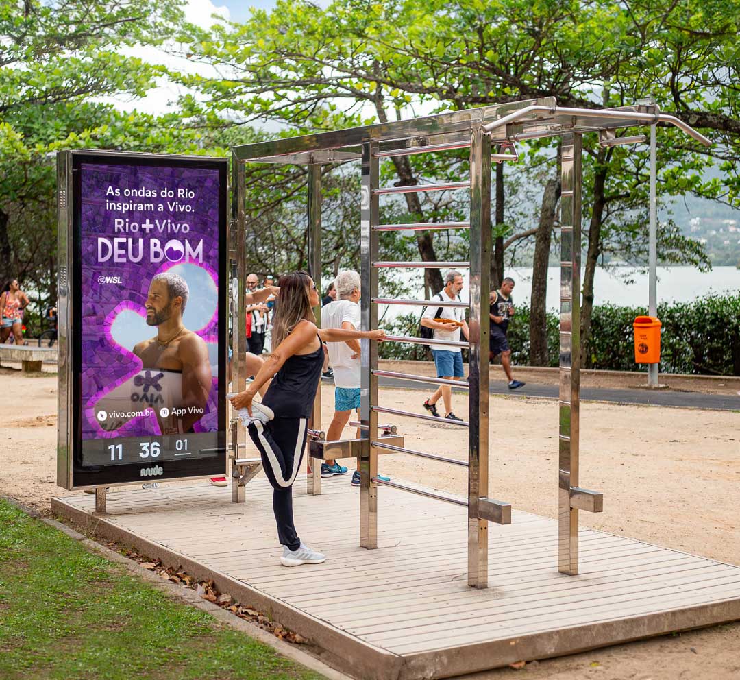 Pessoas praticando atividades